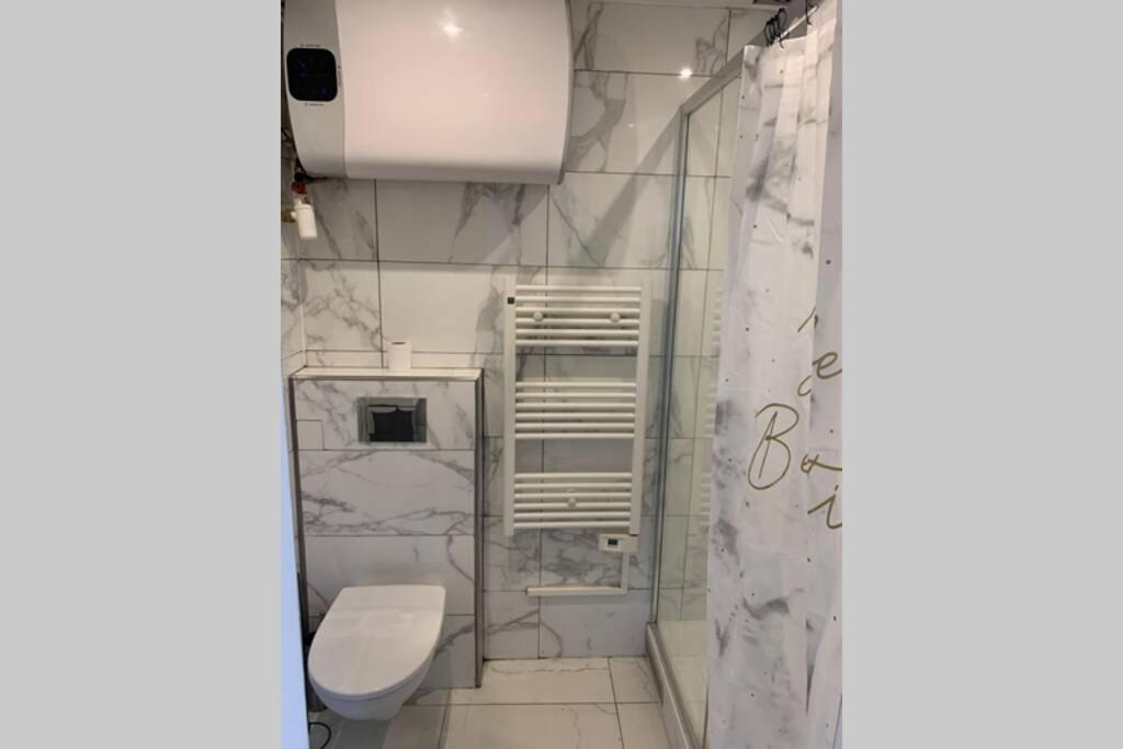 Appartement Avec jacuzzi privatif cocon d'amour Valenton Extérieur photo